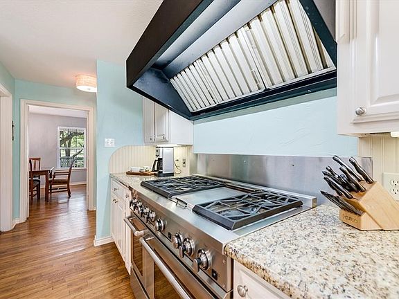 2nd image of 318 Whispering Trails St