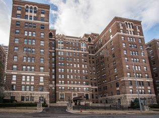 229 Ward Pkwy, Kansas City, MO 64112