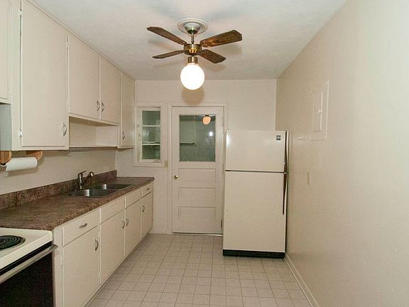 2nd image of 3008 Curtis Dr Unit B