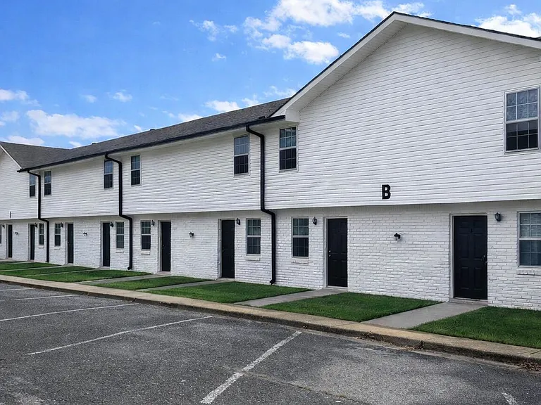 Fisher St Apartments — Photo 17