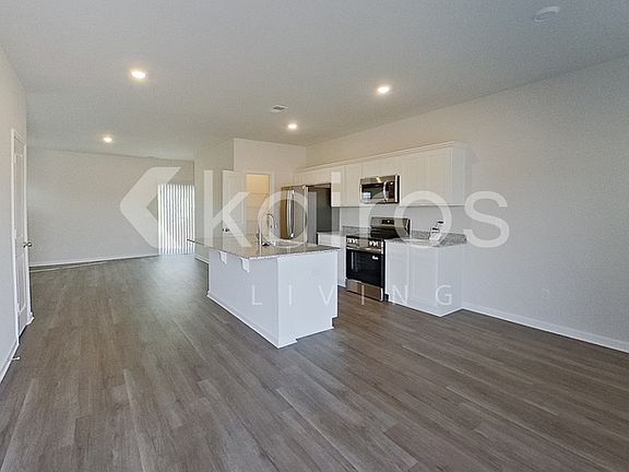 5th image of 2119 Banyon Cir