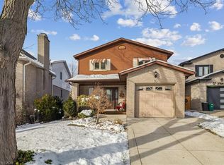 10 Finch Pl, Hamilton, ON L9A 5C3