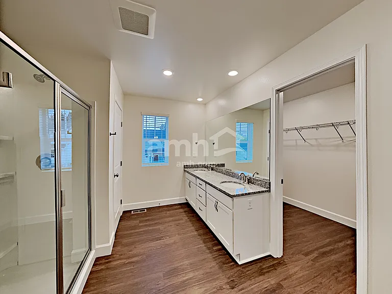 6914 35th Pl NE — Photo 10