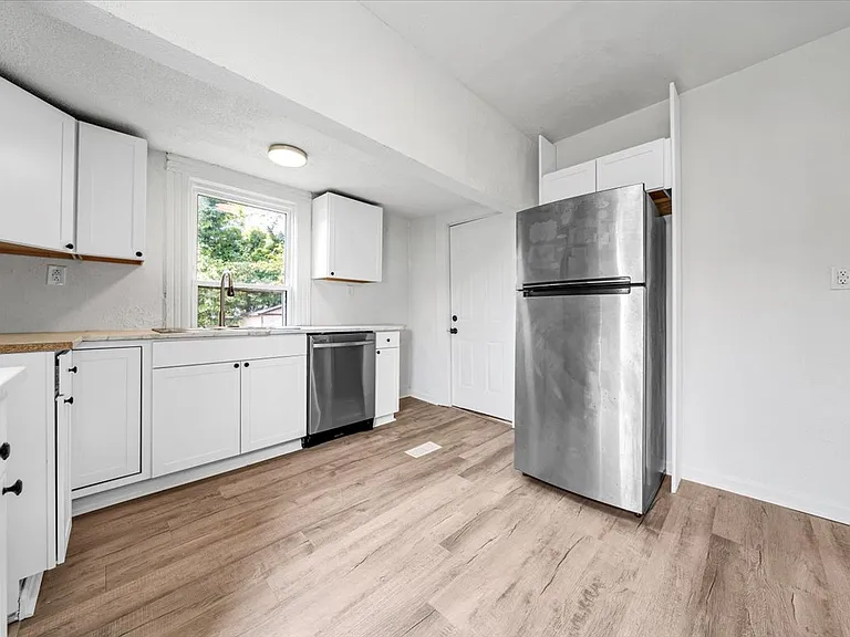 1329 Loudon Ave NW — Photo 20