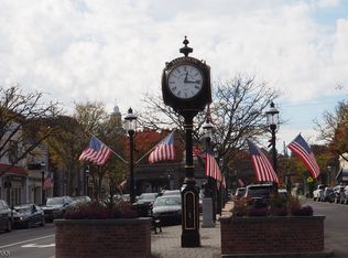 10 Waverly Pl APT 3, Madison, NJ 07940