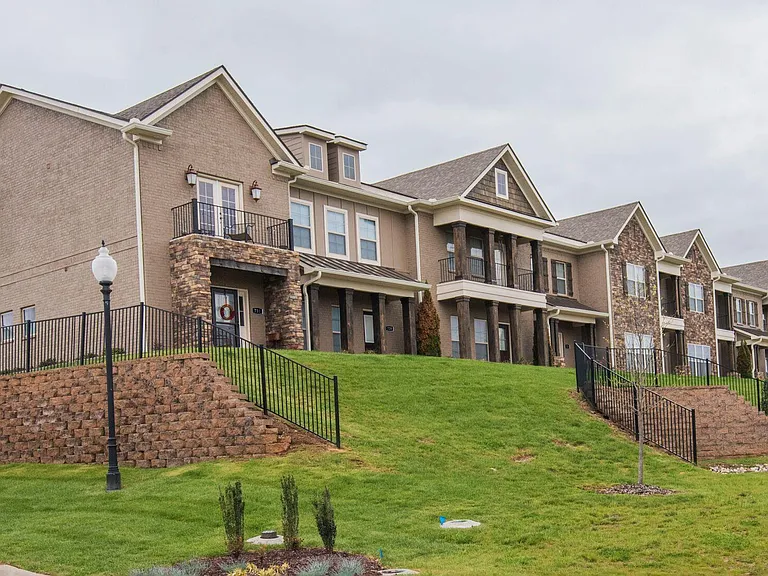 3125 Blue Sky Dr — Photo 2