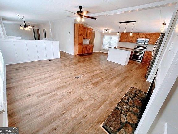 4th image of 3735 Fir Dr