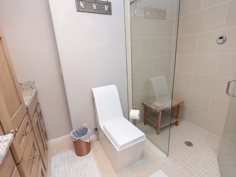 Edgewater Cir — Photo 22