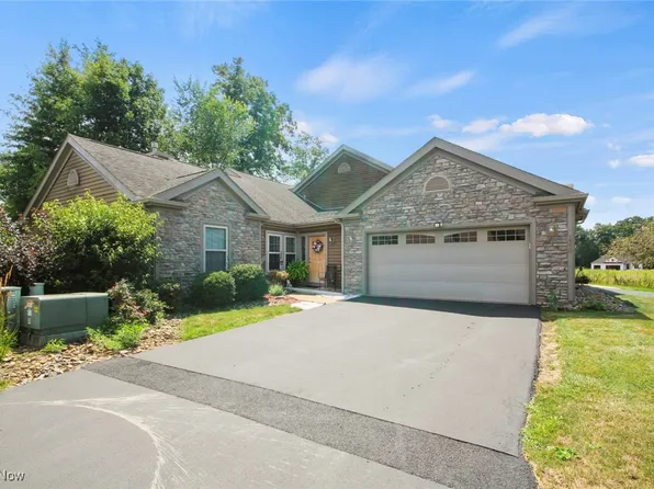 1330 Preserve Blvd, Poland, OH 44514