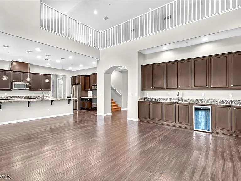 2852 Josephine Dr — Photo 9