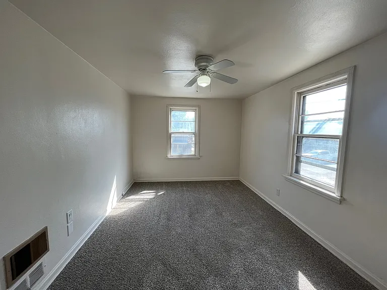 1606 W Rossi St — Photo 10