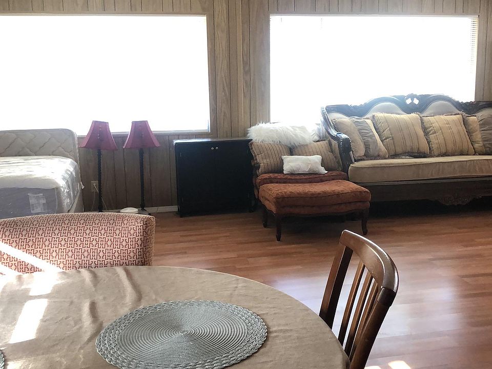 1st image of 247 Jamaica Cir