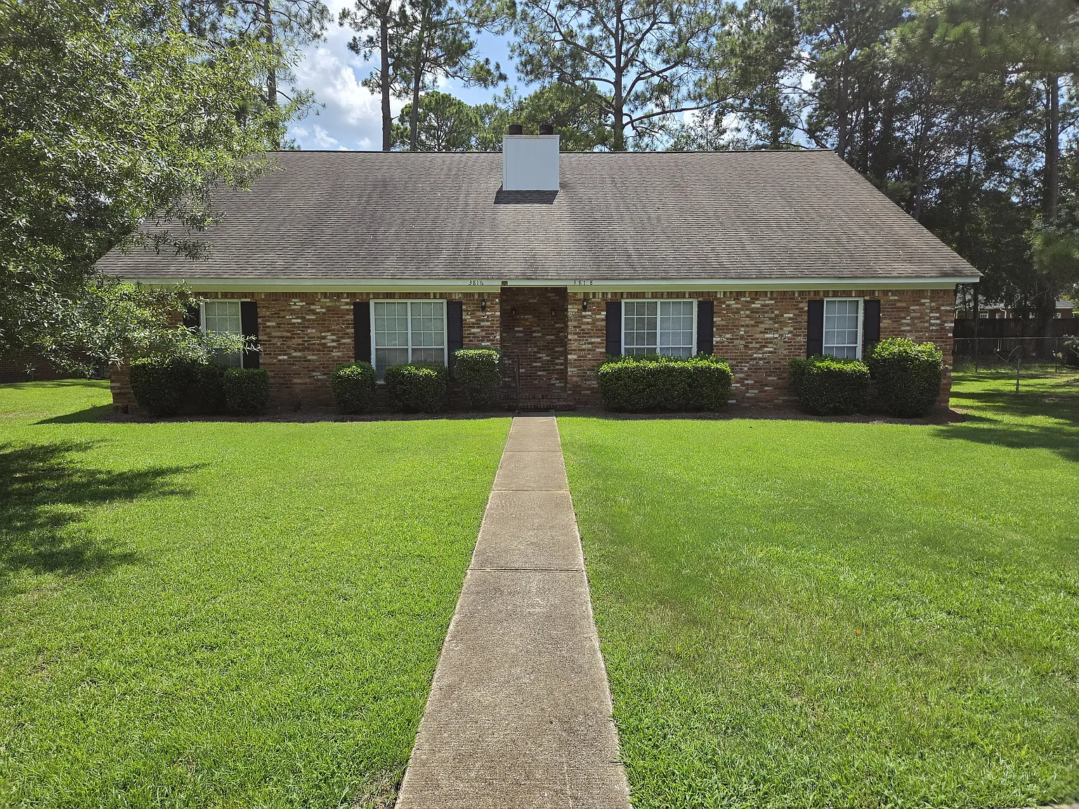 3 bed, 2.0 bath, 2046 sqft, $1,200 — Photo 1