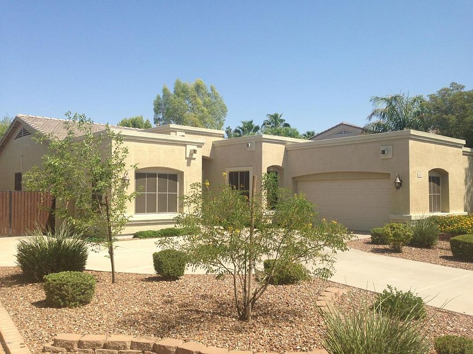 1st image of 457 S Bahama Dr
