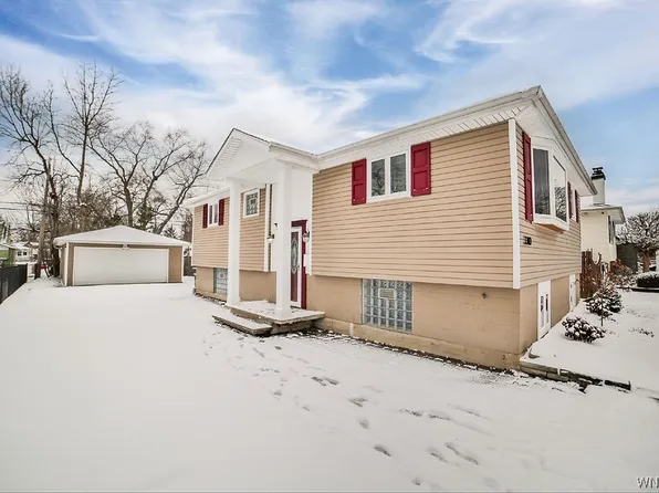 3300 Warner Dr, Grand Island, NY 14072