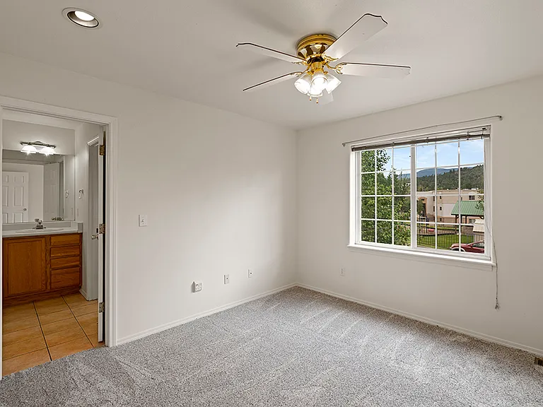 606 Valentine Dr — Photo 23