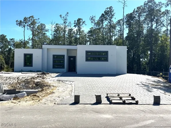 3306 E 2nd St, Lehigh Acres, FL 33936