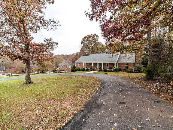 4th image of 1059 Cuddington Ln