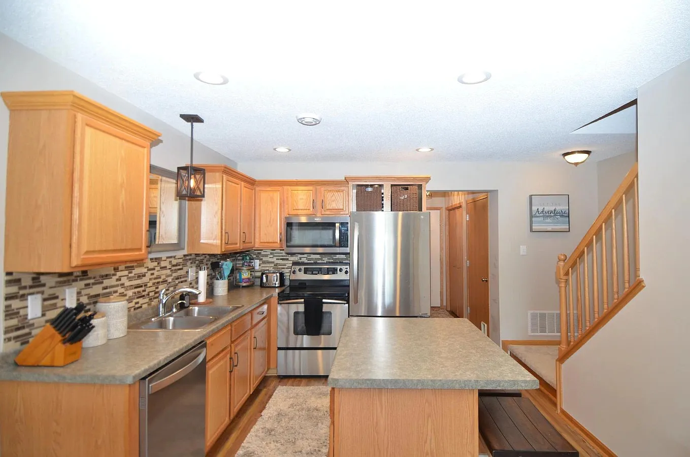 2 bed, 1.5 bath, 1080 sqft, $1,950 — Photo 2