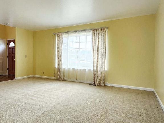 5th image of 1084 Gruwell Pl