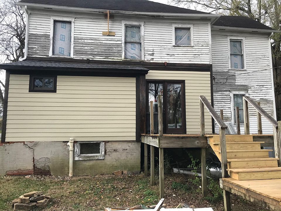 2nd image of 700 8th St