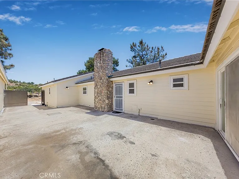 6401 Hubbard Rd — Photo 16