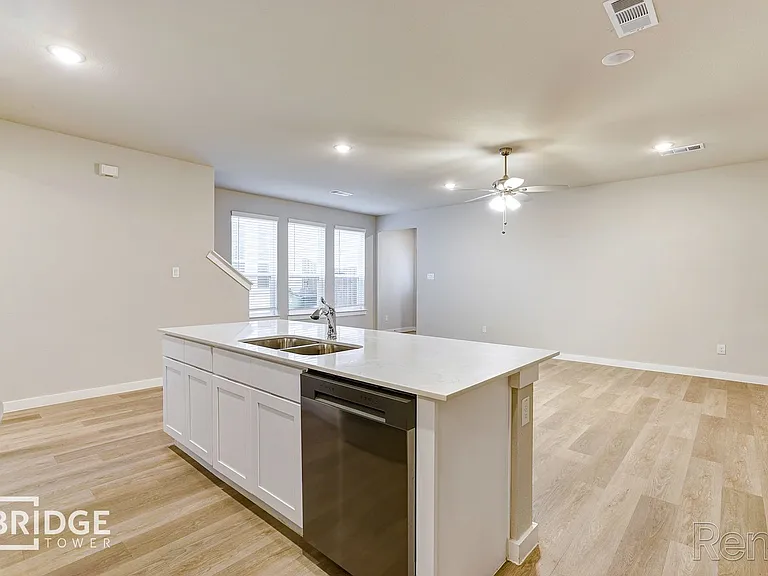 4219 Tobin Dr — Photo 3