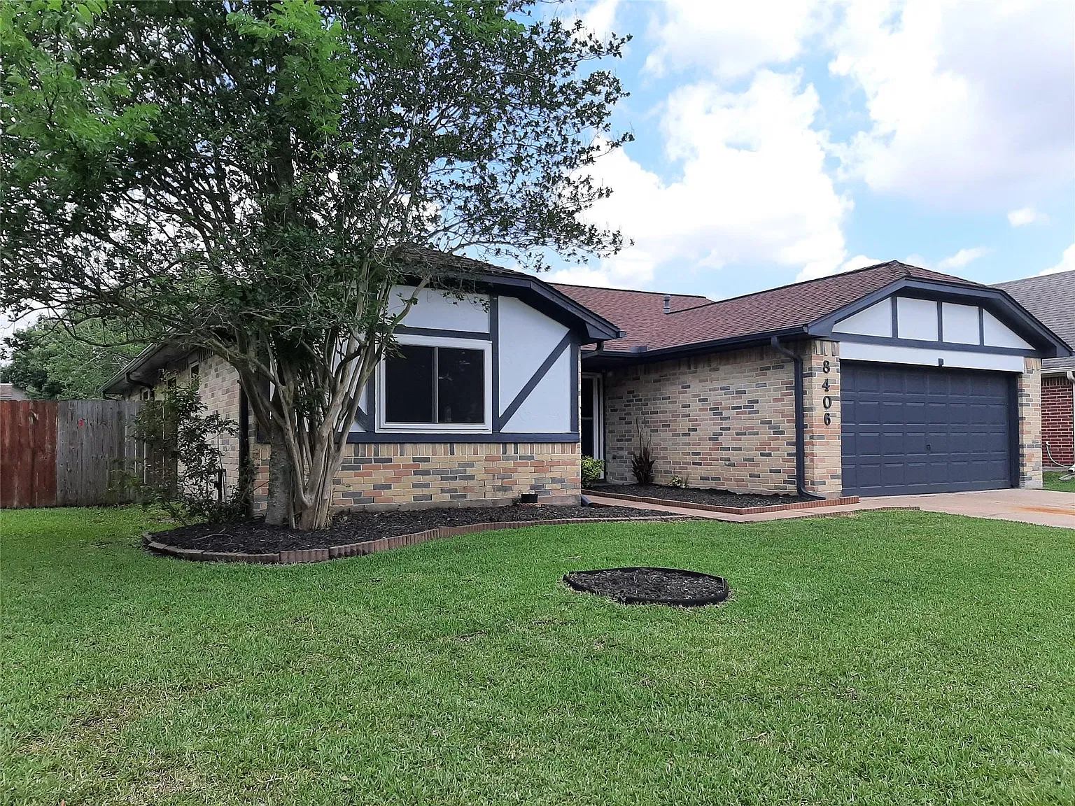 3 bed, 2.0 bath, 1586 sqft, $1,950 — Photo 2