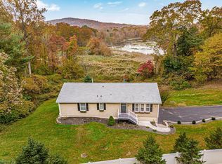 32 Hill And Dale Rd, Cortlandt Manor, NY 10567