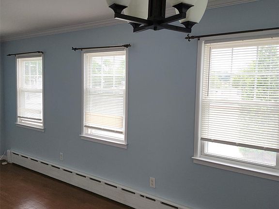 3rd image of 90 Hildreth Pl Floor 2