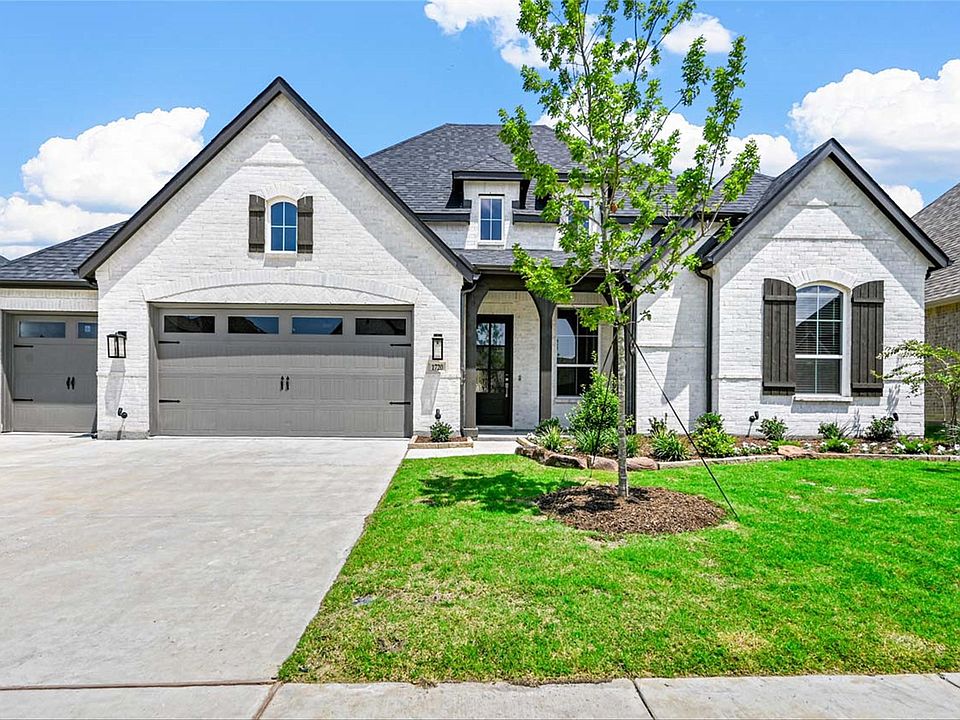 1st image of 1720 Holly Oak Way