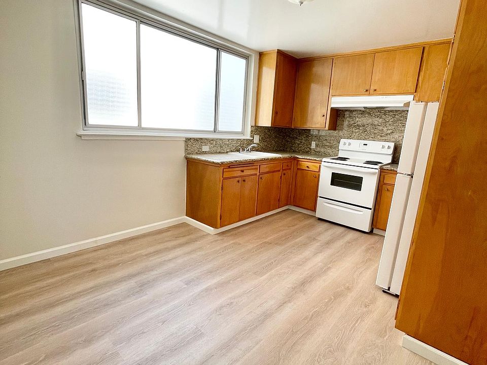 1st image of 560 26th Ave