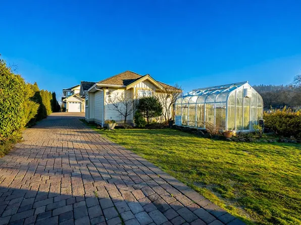 3302 168th St, Surrey, BC V3Z 1E4