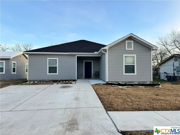 3108 Swan Dr, Victoria, TX 77901