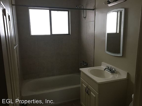 4th image of 1332 N Sierra Bonita Ave APT 06