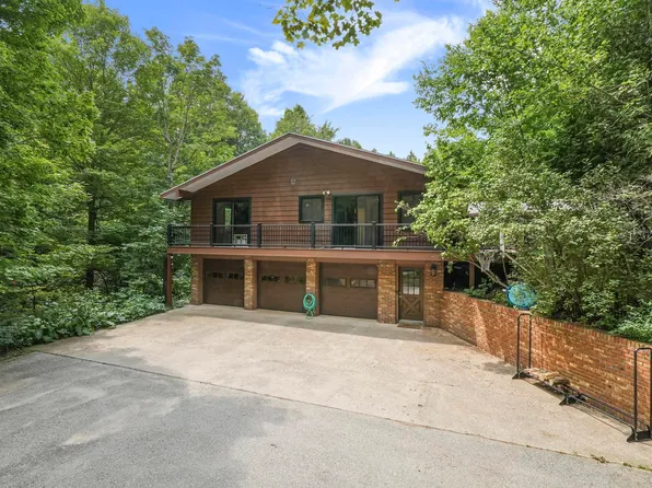 5354 Cedar Valley Rd, Traverse City, MI 49684