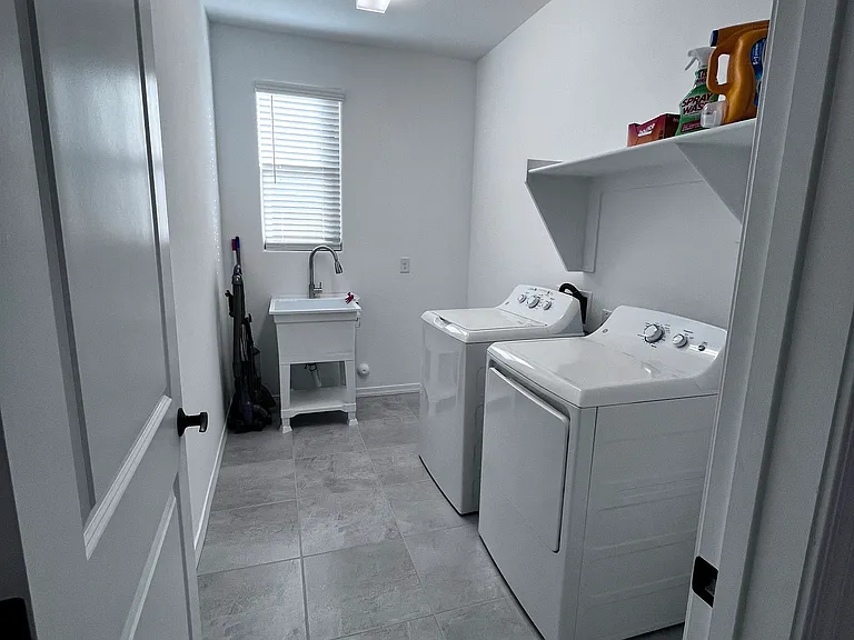 5332 W Rainwater Dr — Photo 4