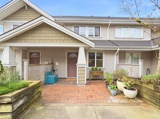 232 10th St #22, New Westminster, BC V3M 3X9