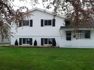 4124 Holl Rd, Sheffield Lake, OH 44054