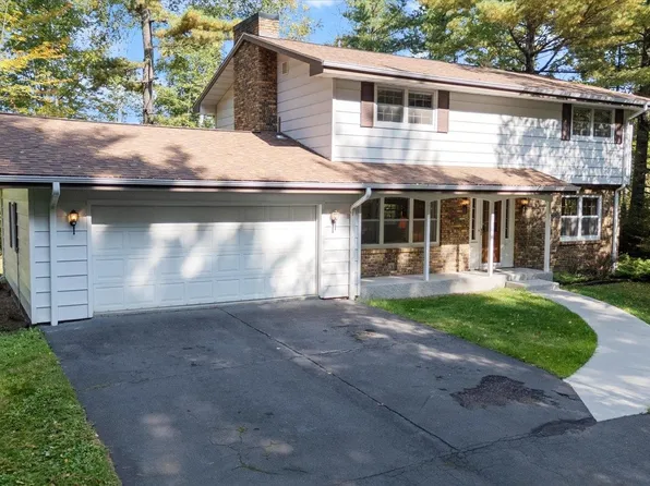 7251 Ely Lake Dr, Eveleth, MN 55734
