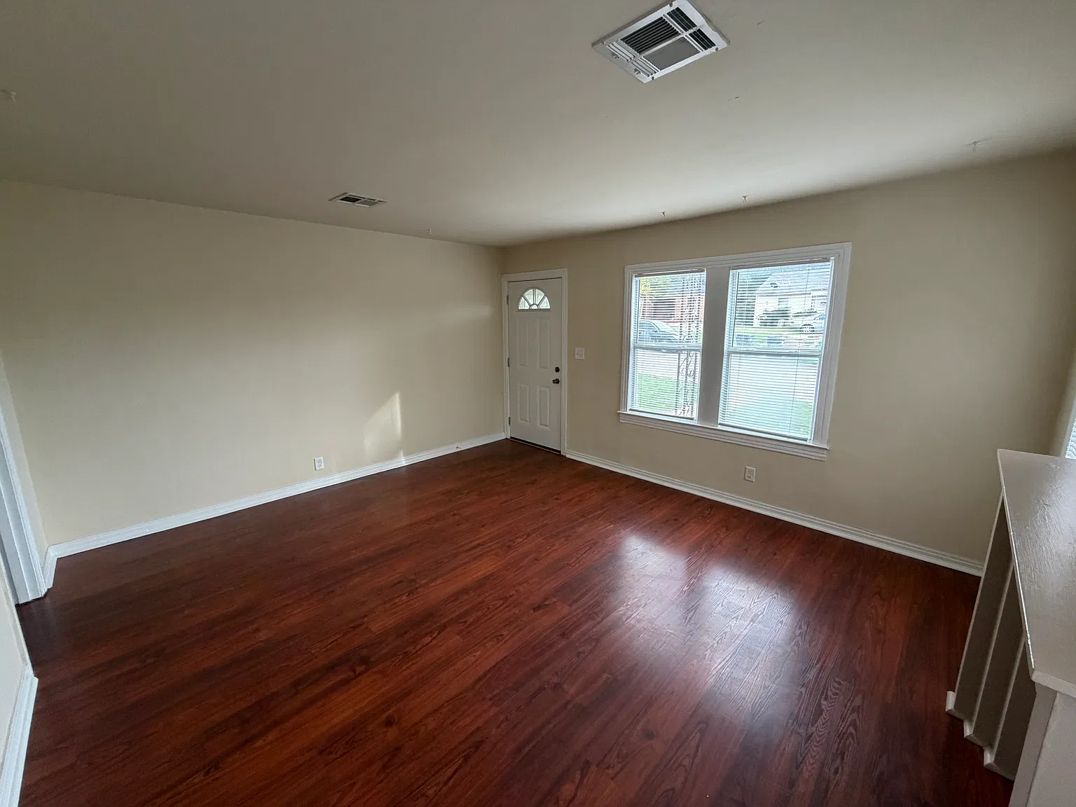 2 bed, 828 sqft, $1,000 — Photo 3