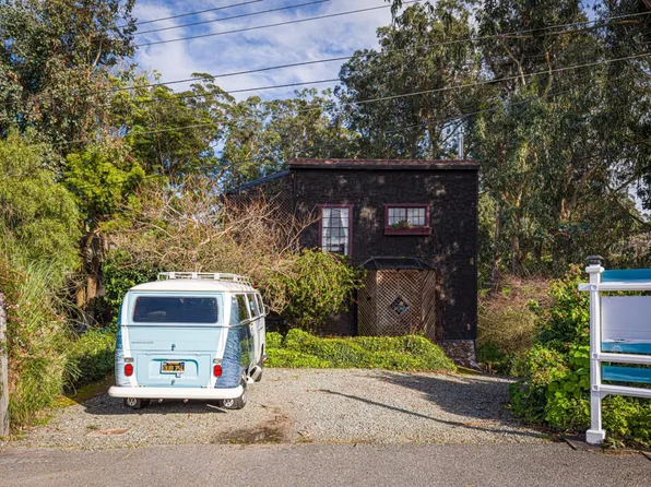 611 San Benito St, Half Moon Bay, CA 94019