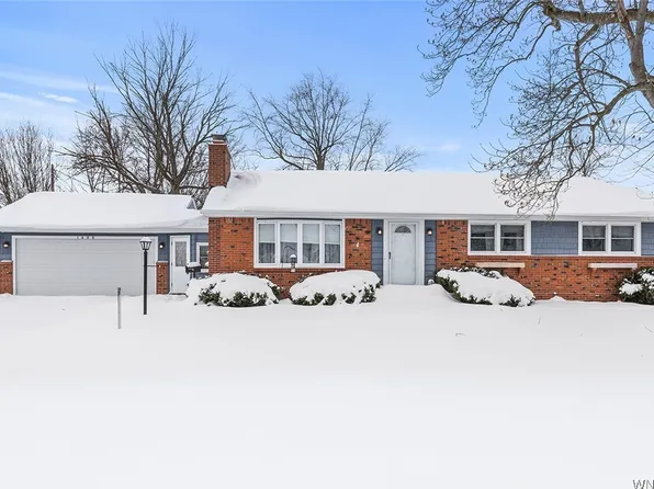 1600 Red Jacket Rd, Grand Island, NY 14072