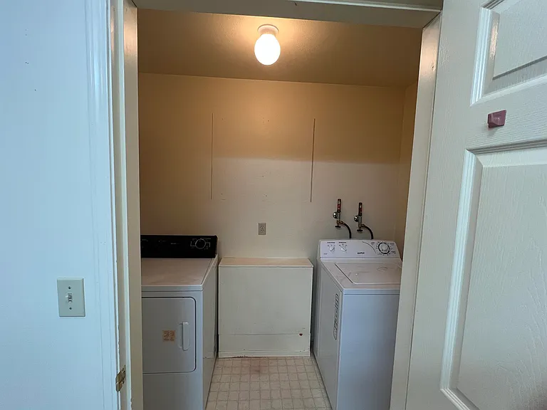 5314 46th Ave #203 — Photo 4