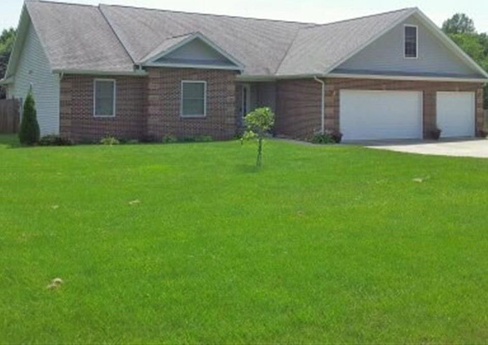 1st image of 900 Beechwood Dr
