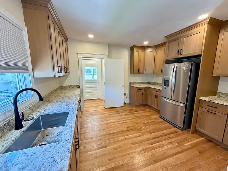15 Burch St — Photo 2