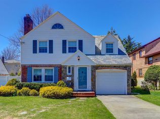 249 Kilburn Rd S, Garden City, NY 11530