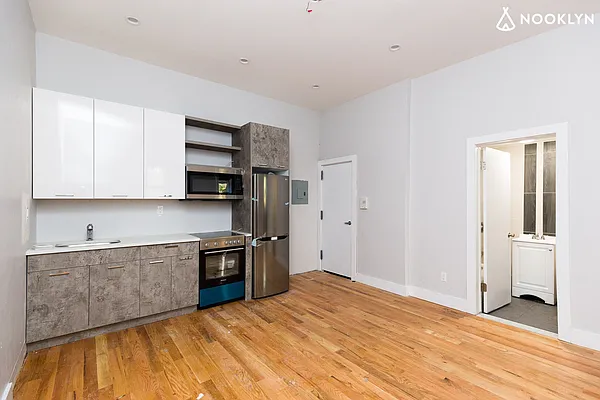 Rented by Nooklyn NYC LLC | media 12