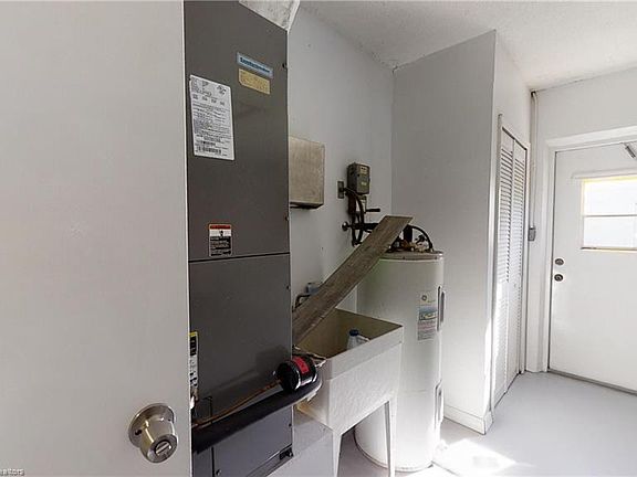 3rd image of 313 Dove Ave