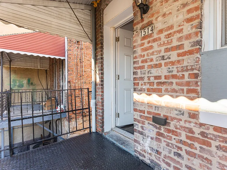 1514 N Luzerne Ave — Photo 25